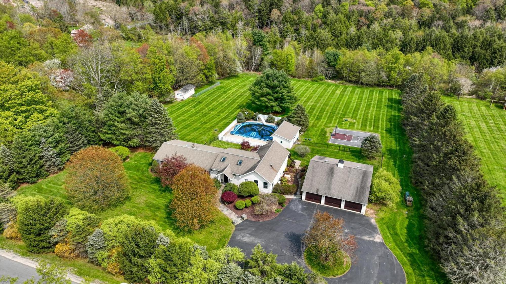 Escape To The Catskills Liberty Exterior photo